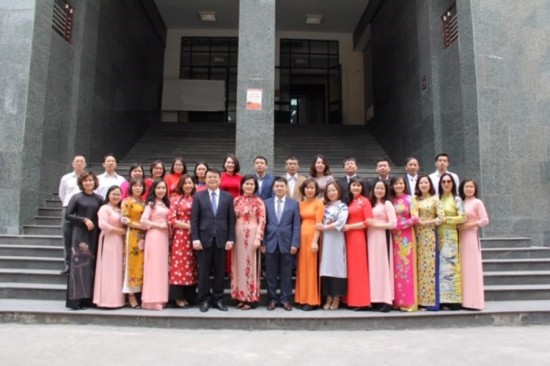 Tập thể viên chức và người lao động Phòng Quản lý đào tạo và Phát triển nhân lực hành chính