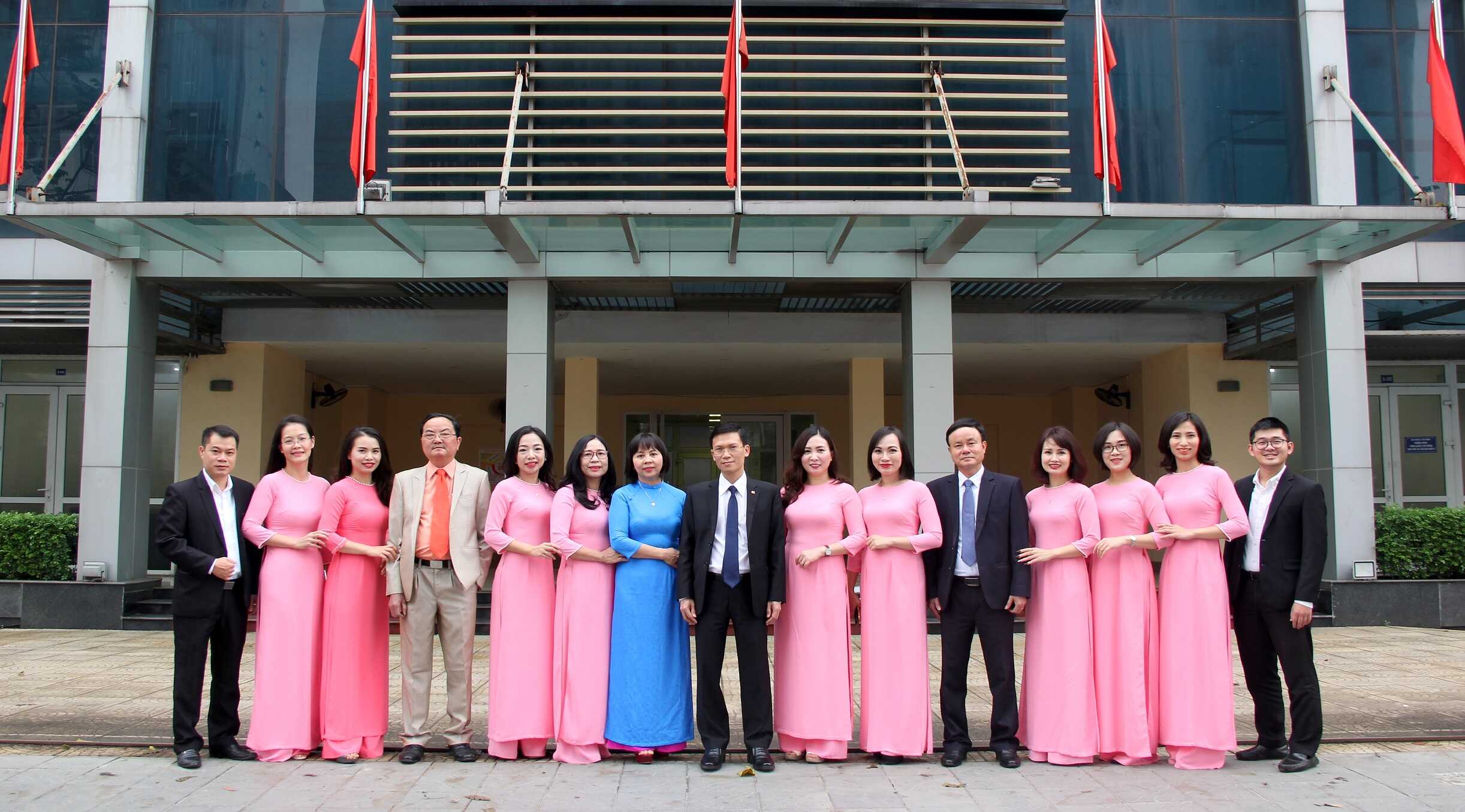 <p class='alt_imgEditor'>Tập thể Ban Kế hoạch – Tài chính</p> - Copy