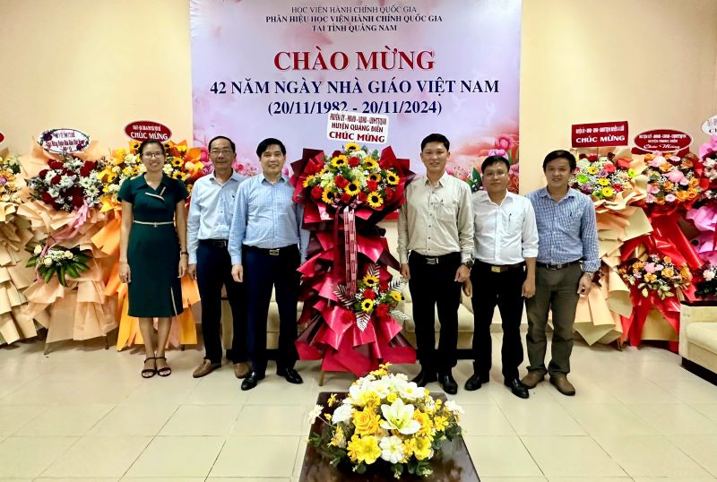 Huyện ủy, HĐND, UBND, UBMTTQVN huyện Quảng Điền, tỉnh Thừa Thiên Huế chúc mừng Phân hiệu Quảng Nam.