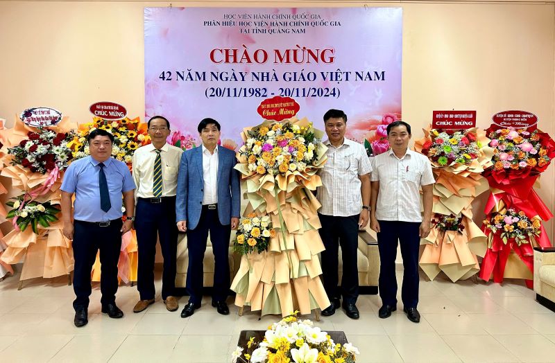 Tỉnh ủy, HĐND, UBND, UBMTTQVN tỉnh Thừa Thiên Huế chúc mừng Phân hiệu Quảng Nam.