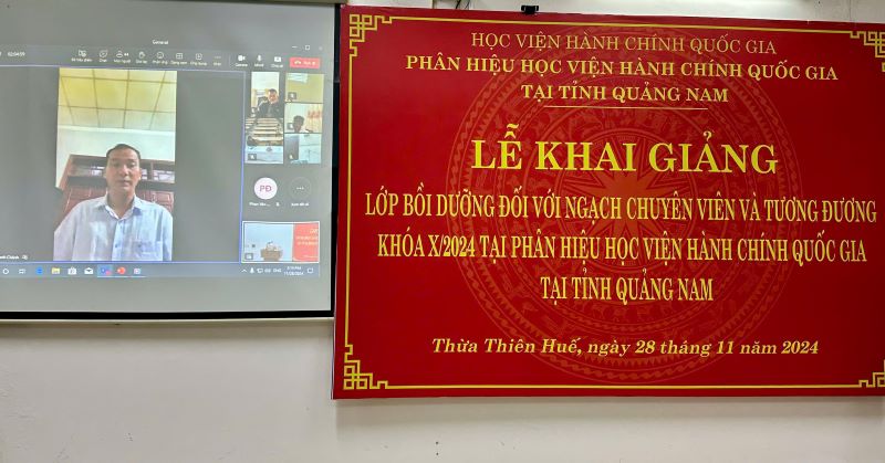 Học viên Đỗ Thanh Chánh phát biểu tại Lễ Khai giảng.