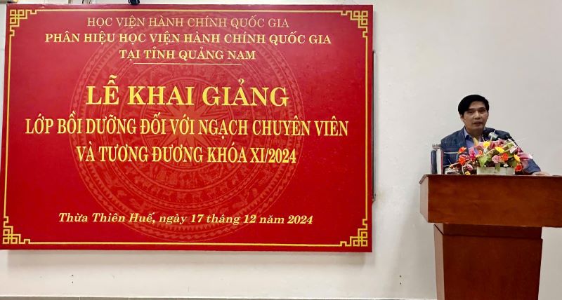 PGS.TS. Nguyễn Hoàng Hiển, Giám đốc Phân hiệu Quảng Nam phát biểu tại Lễ Khai giảng.