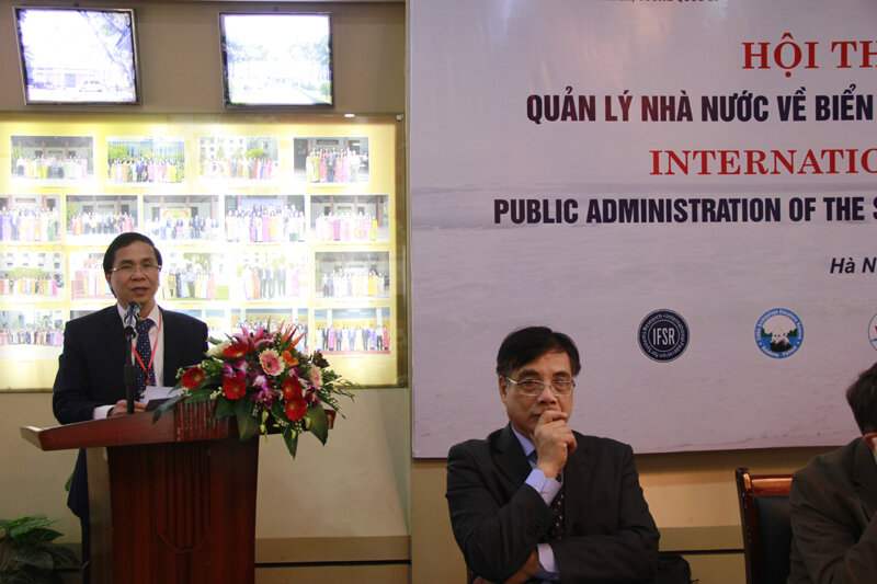 PGS.TS. Triệu Văn Cường phát biểu đề dẫn