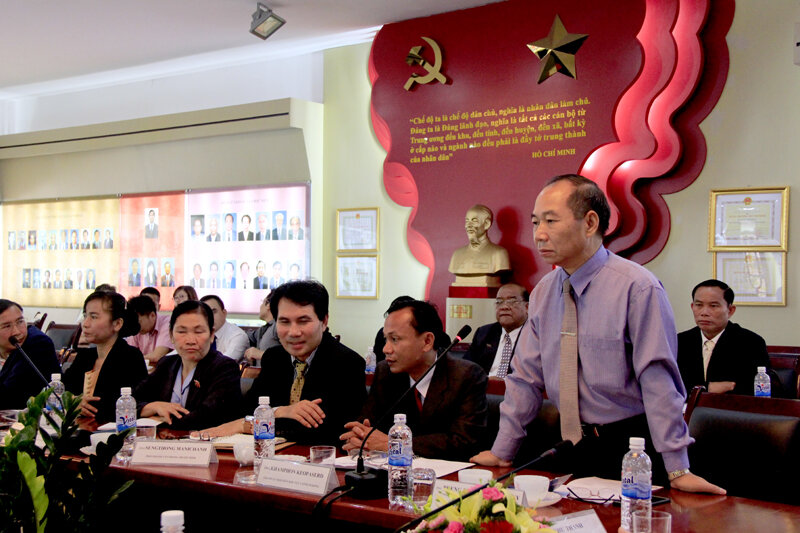 Đồng chí Pheng Phăn Lương Ma Ni phát biểu tại buổi lễ