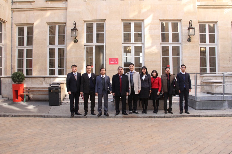 Đoàn làm việc tại Viện nghiên cứu Chính trị Sciences Po.