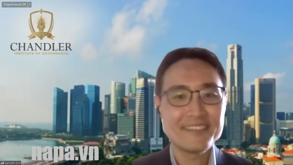 TS. Kenneth Sim phát biểu tại buổi làm việc.