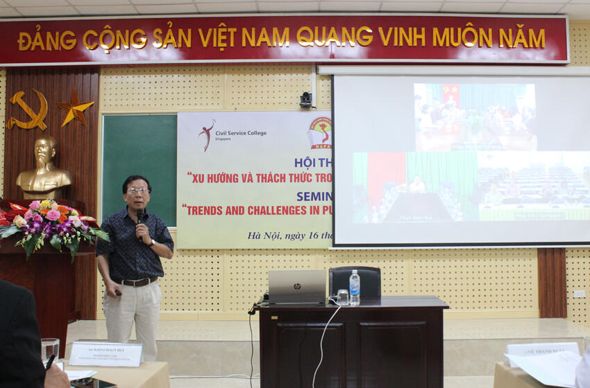 PGS.TS. Nguyễn Hữu Hải, Giảng viên cao cấp, nguyên Trưởng khoa Hành chính học, Học viện Hành chính Quốc gia trình bày tham luận tại Hội thảo