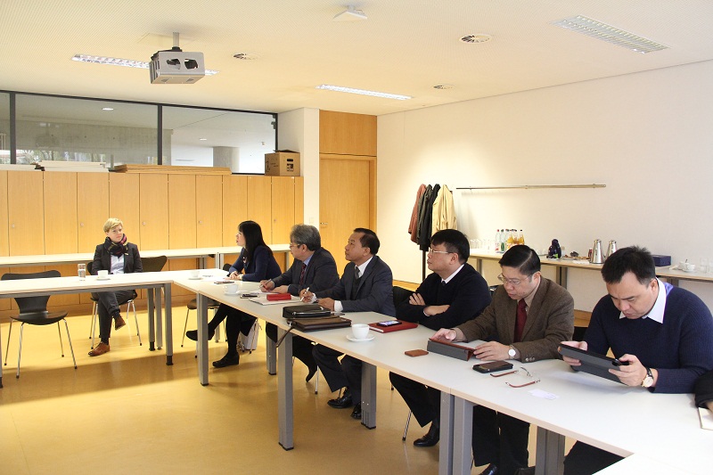 Đoàn làm việc tại Trường Đại học Khoa học ứng dụng Frankfurt – CHLB Đức