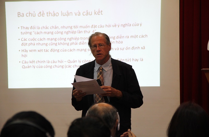 TS. Jay Wysocki – Cố vấn nghiên cứu sáng kiến Việt Nam, Đại học Indiana (Hoa Kỳ) với tham luận: “Quản lý công trong bối cảnh cách mạng công nghiệp lần thứ tư”
