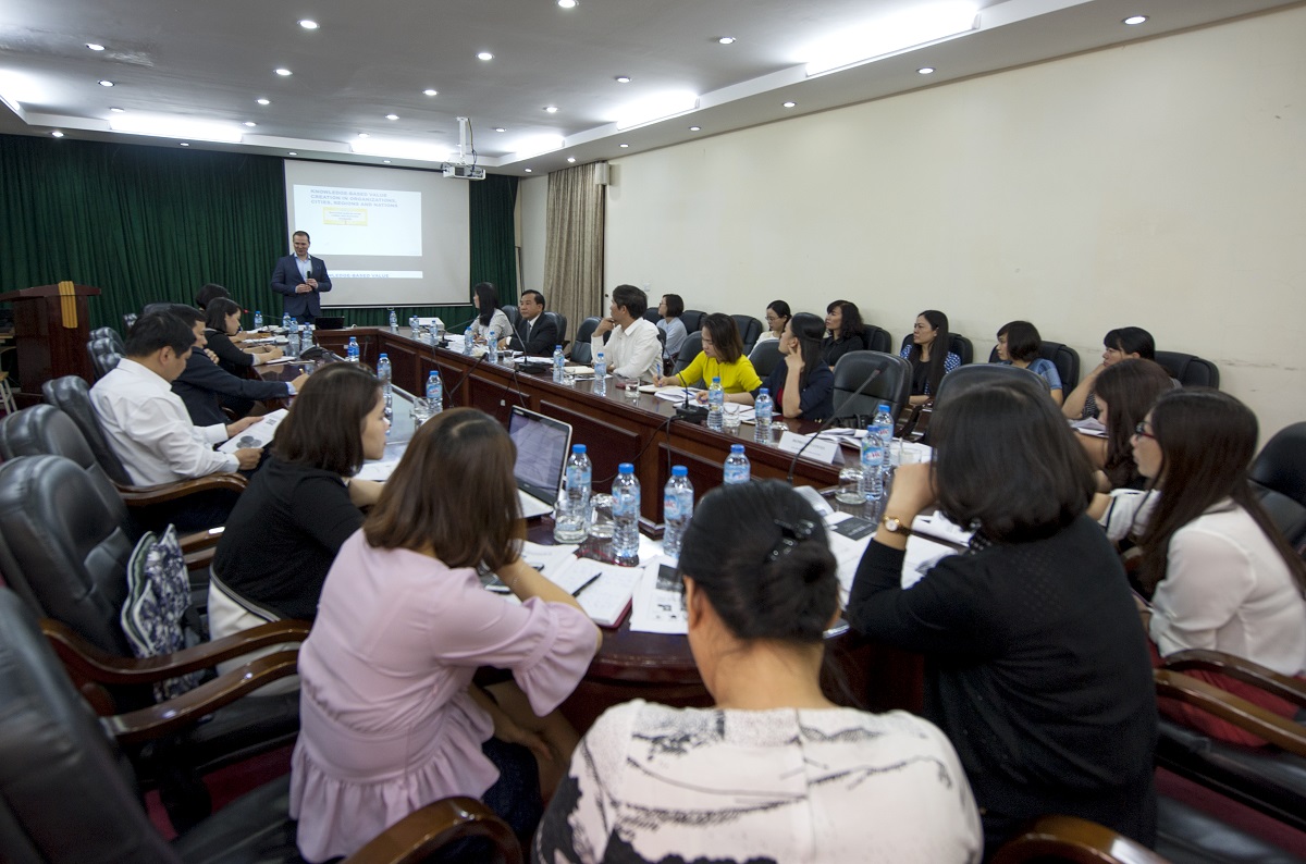 toàn cảnh tọa đàm