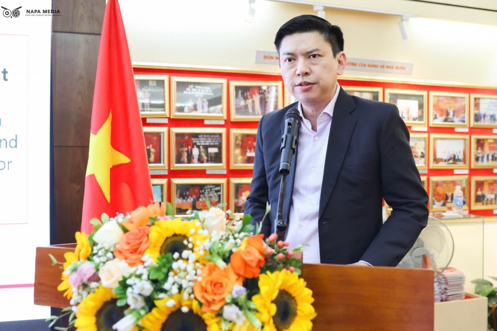 Mr. Han Neng Hsiu, Dean and CEO, Civil Service College, Singapore.