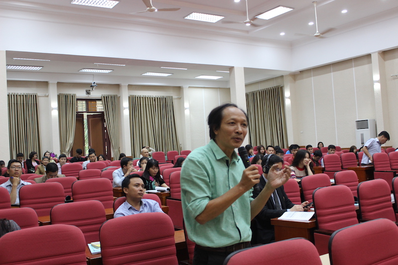 Mr. Hoang Xuan Tuyen, lecturer, NAPA giving comments at the workshop
