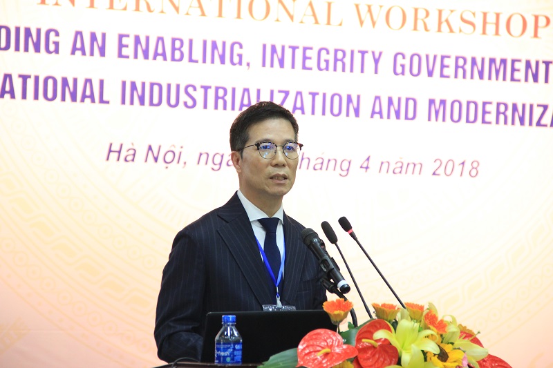 Professor Yoon Byeong-soo, ... delivers a speech in the seminar