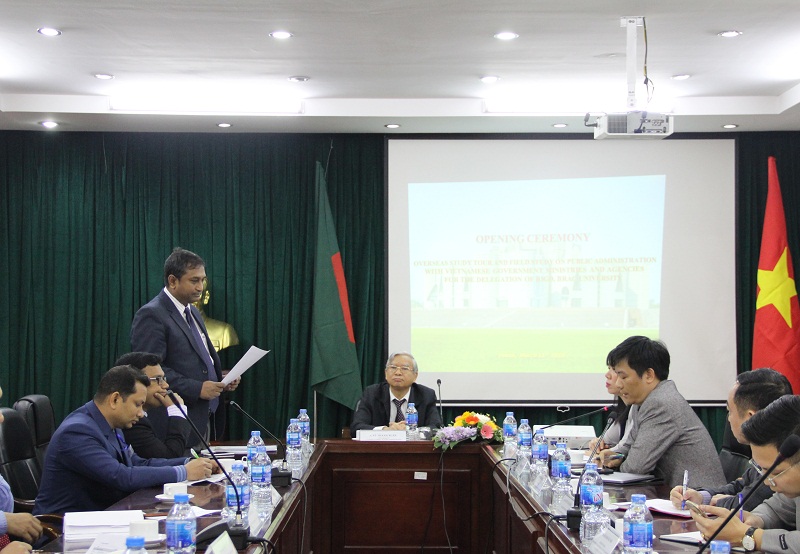 Dr. Khaled Mehedy Hassan, Deputy Secretary, Bangladesh Ministry of Public Administration delivering remarks