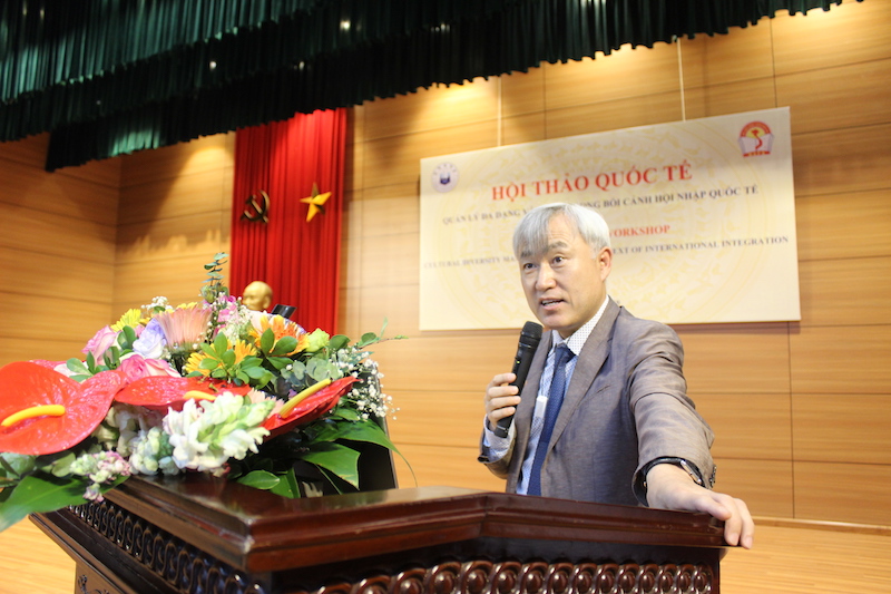 Dr. Youngsoon Kim, Head, the Convergence Institute for Asian Multicultural Studies, INHA University, Korea delivering keynote speech
