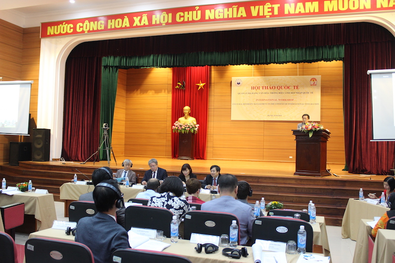 Dr. Chu Xuan Khanh, senior lecturer, NAPA delivering a presentation at the workshop