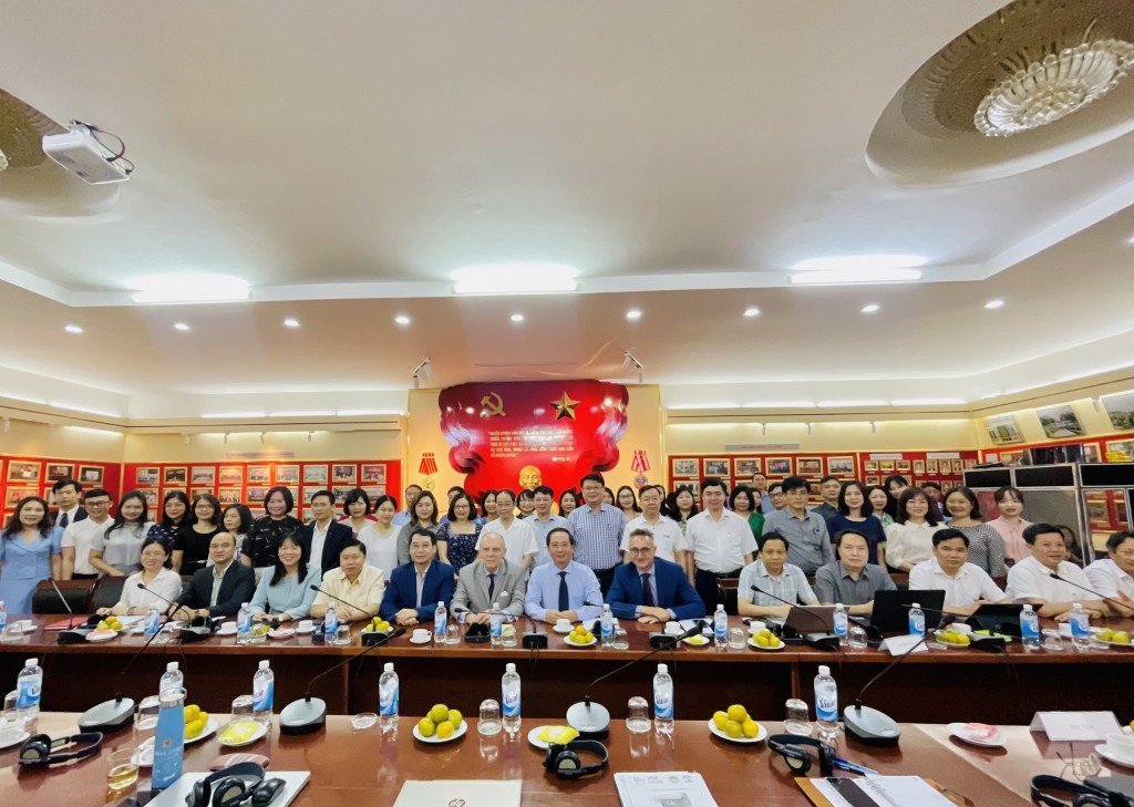 A group photo of delegates and participants.