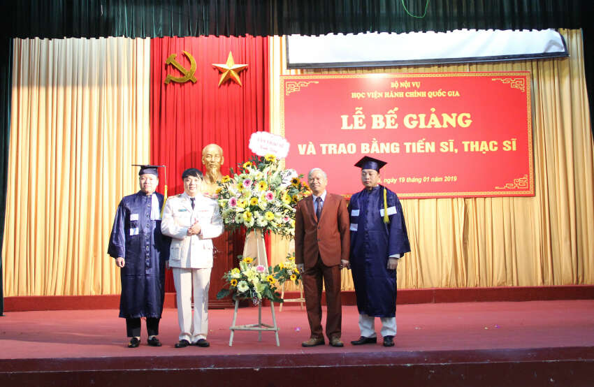 A representative of new Masters giving a vote of thanks