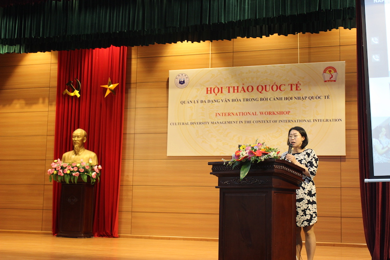 Dr. Mijung Lee, INHA University presenting at the workshop