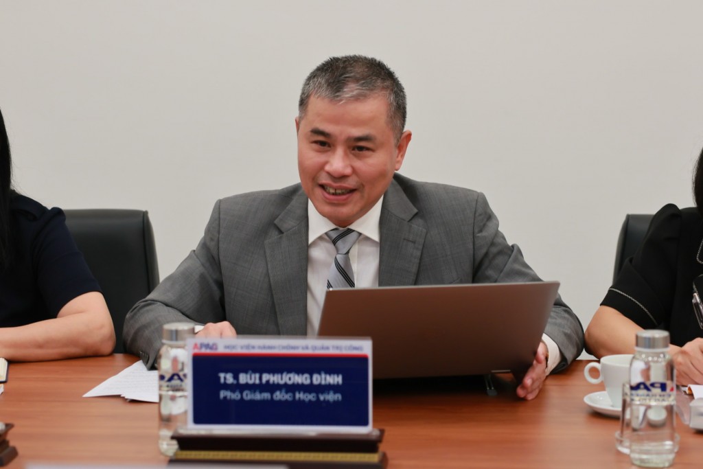 Dr. Bui Phuong Dinh, APAG Vice President, delivered welcome remarks to the CBIE delegation on the morning of May 19, 2025.