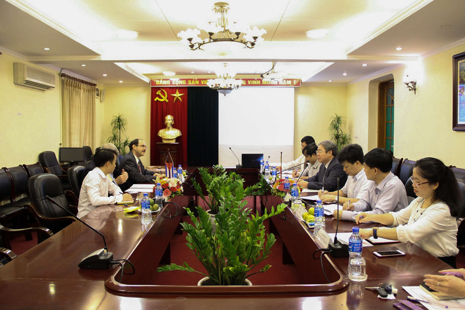 Toàn-cảnh-buổi-làm-việc 2