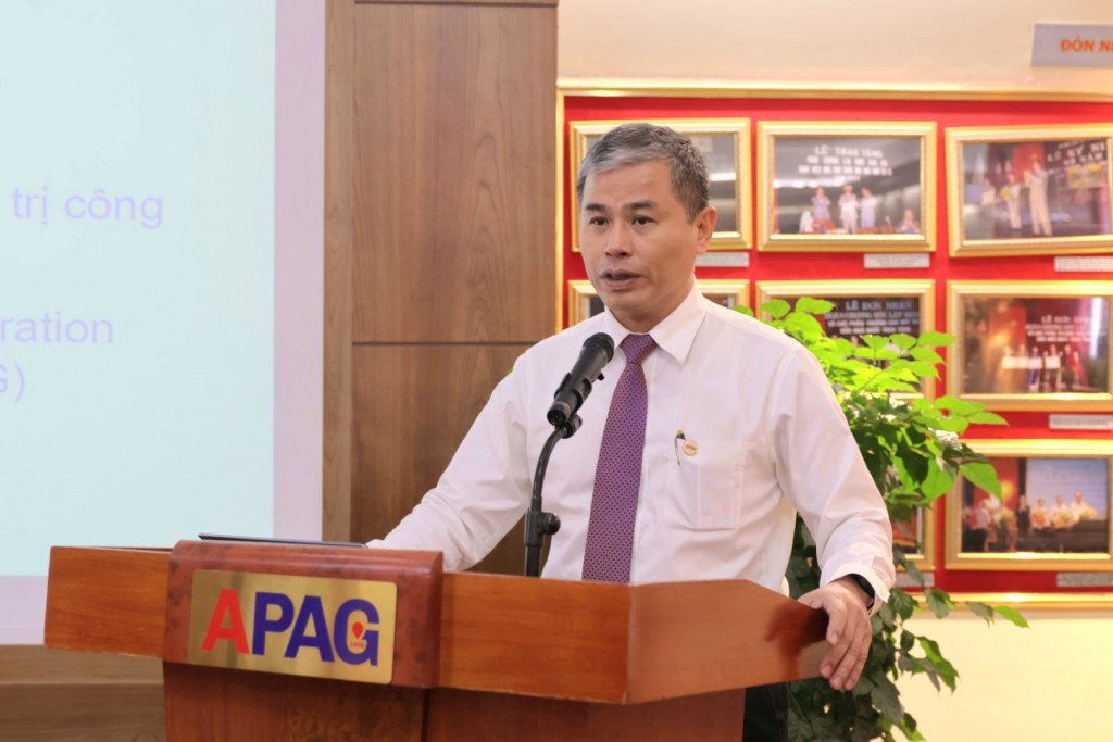 Dr. Bui Phuong Dinh, Vice President of APAG, delivered closing remarks.
