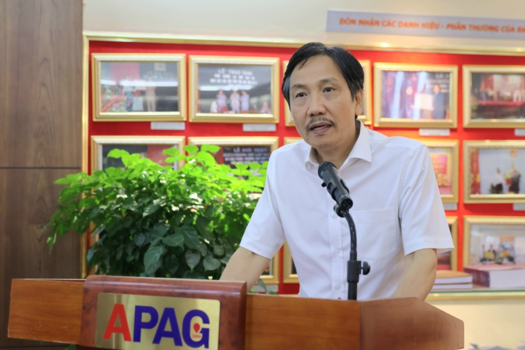 Dr. Tran Anh Tuan, Chairman of the Viet Nam Administration Sciences Associations, Former Deputy Minister of Home Affairs.