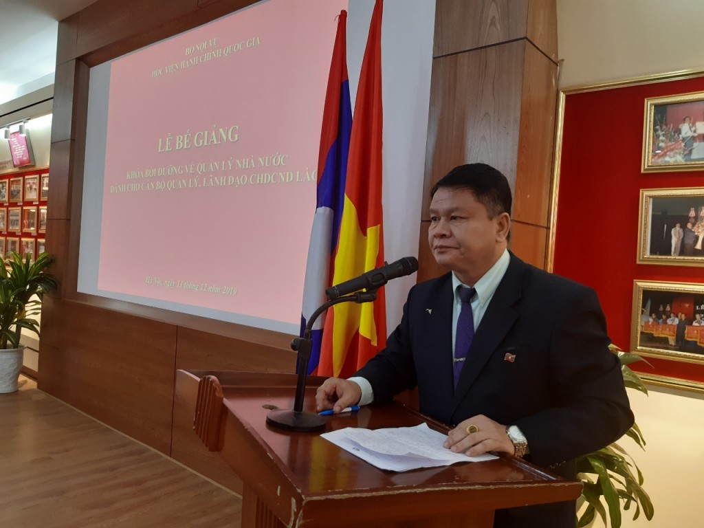 Sonesavanh Sivilay, Secretaty of the District Party Committee, Chairperson of Xanasomboun district, Champasack province, team leader of the course participants delivering a remark