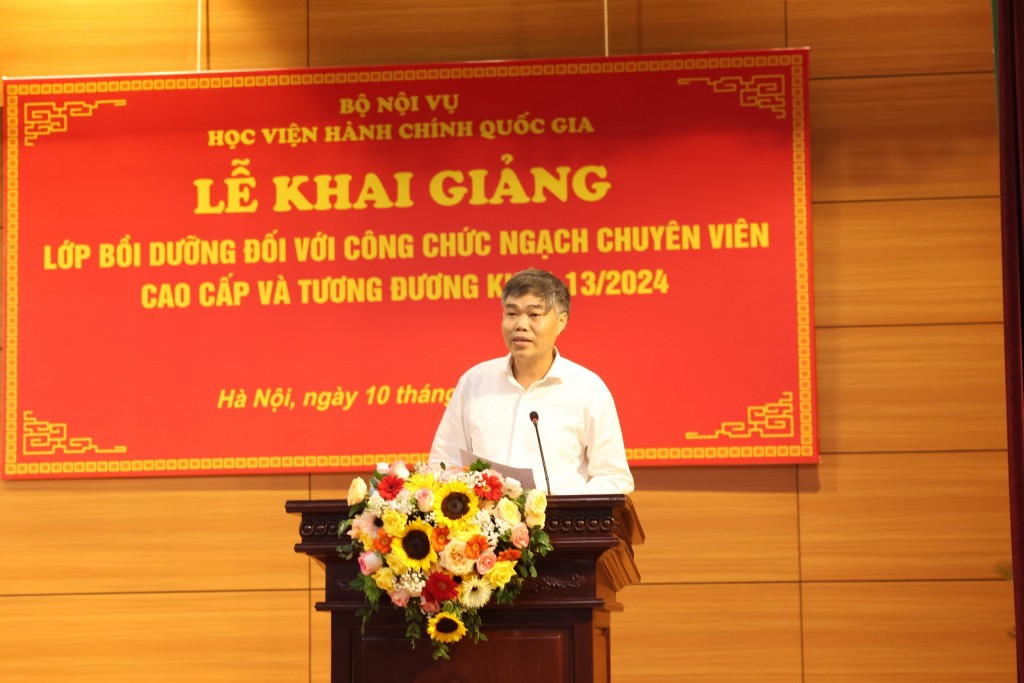 Trainee representative at the ceremony.