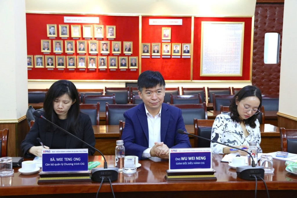 The delegation from the Chandler Institute of Governance, Singapore.