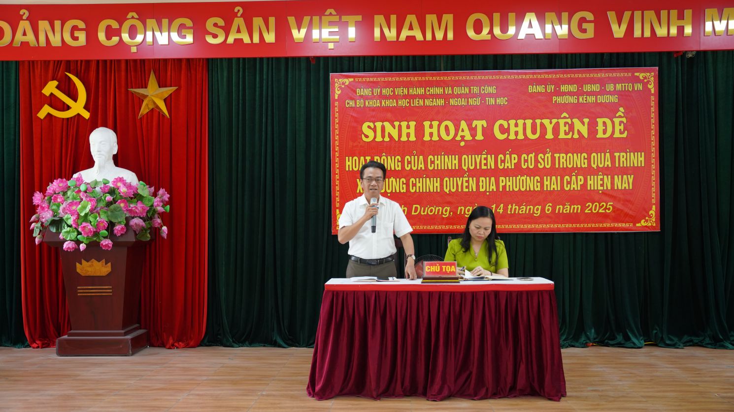 Đồng chí Nguyễn Văn Thanh - Ủy viên Quận ủy, Bí thư Đảng ủy, Chủ tịch HĐND phường phát biểu