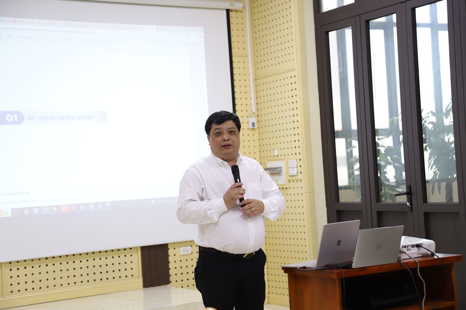 3. thầy Giang