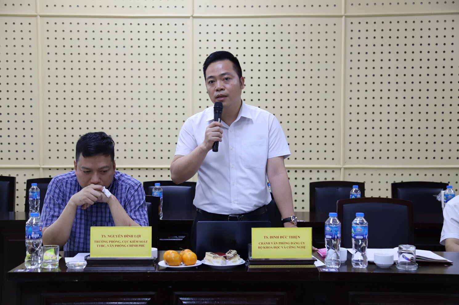 6. thầy Thiện